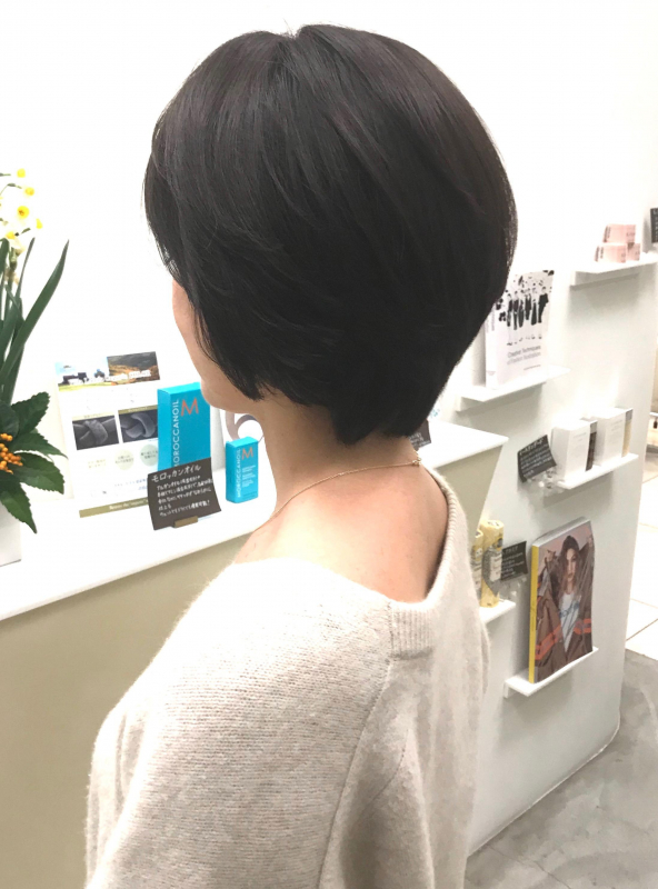 大人のショートヘア 頭の形が綺麗に見えるオシャレな女性らしいショートヘア お悩み 大人のショートヘア 頭の形が綺麗に見えるオシャレな女性らしいショートヘア お悩み